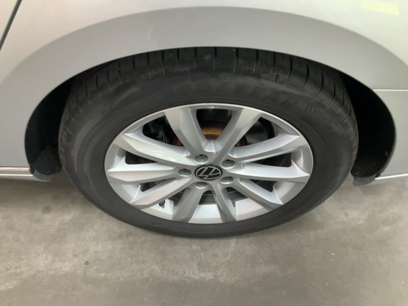 Volkswagen Passat 2.0 TDI Elegance 2021 – снимка 5