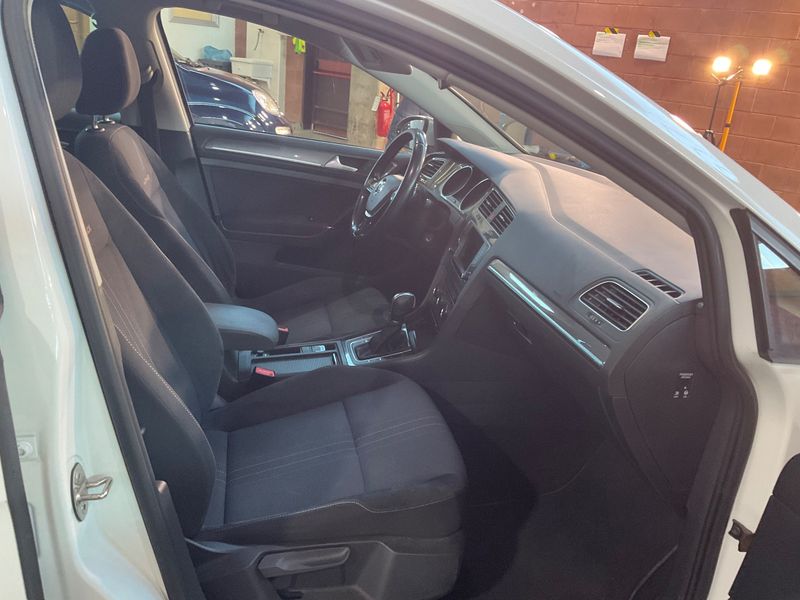 Volkswagen Golf VII 2.0 TDI 4Motion BlueMotion Tech 2016 – снимка 17