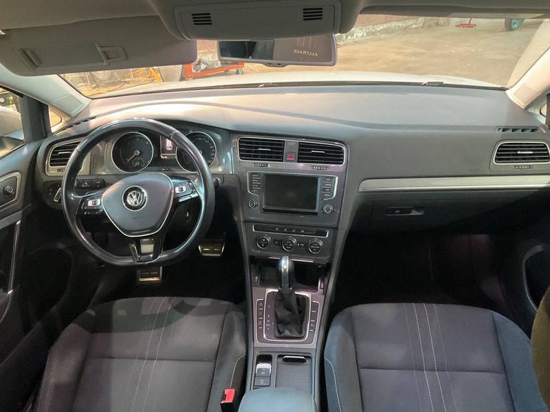 Volkswagen Golf VII 2.0 TDI 4Motion BlueMotion Tech 2016 – снимка 18