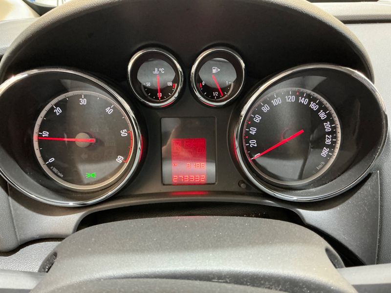 Opel Astra 1.7 CDTI Design Edition 2011 – снимка 4