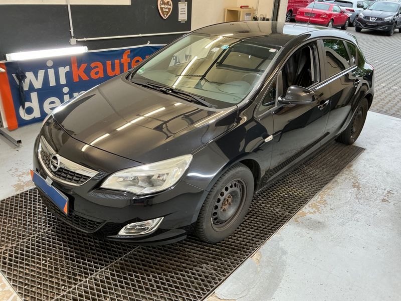Opel Astra 1.7 CDTI Design Edition 2011
