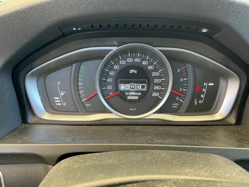Volvo V60 2.0 D2 Momentum 2016 – снимка 18