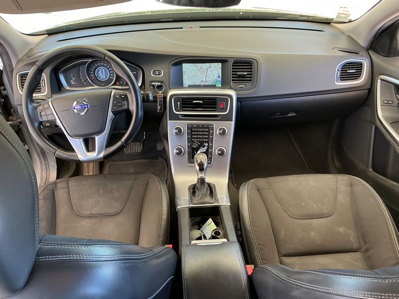 Volvo V60 2.0 D2 Momentum 2016 – снимка 17