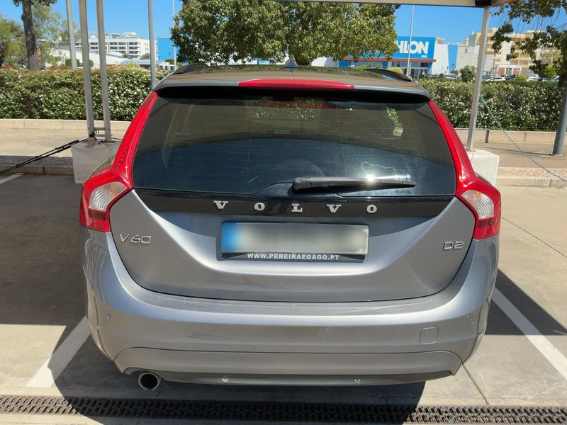 Volvo V60 2.0 D2 Momentum 2016 – снимка 7