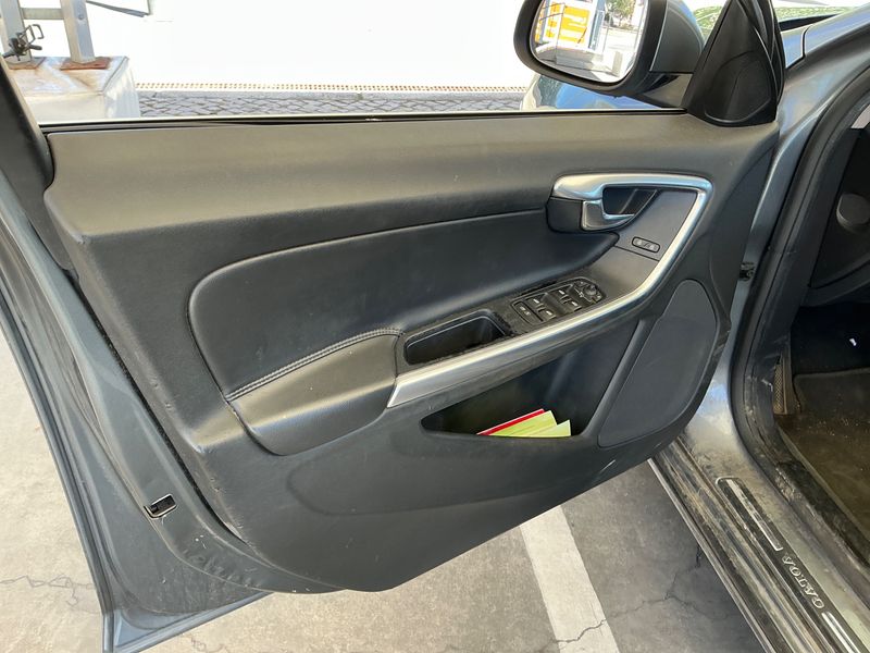 Volvo V60 2.0 D2 Momentum 2016 – снимка 33