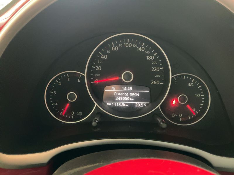 Volkswagen Beetle 1.6 TDI Fender Edition 2012 – снимка 18