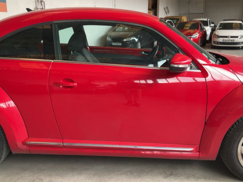 Volkswagen Beetle 1.6 TDI Fender Edition 2012 – снимка 10