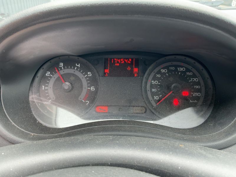 Renault Clio 1.2 Authentique 2006 – снимка 18