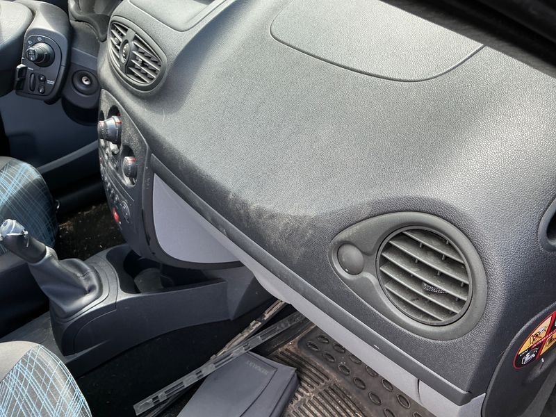 Renault Clio 1.2 Authentique 2006 – снимка 24