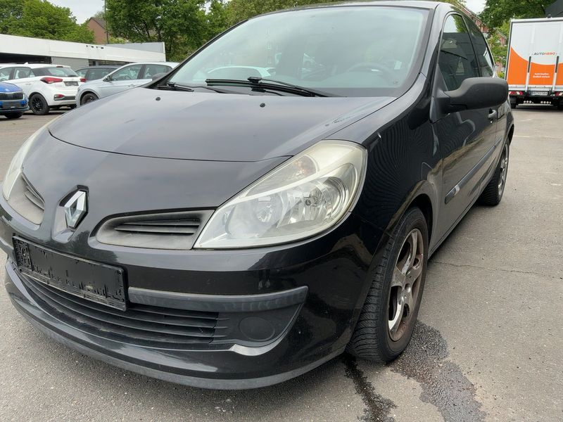 Renault Clio 1.2 Authentique 2006 – снимка 1
