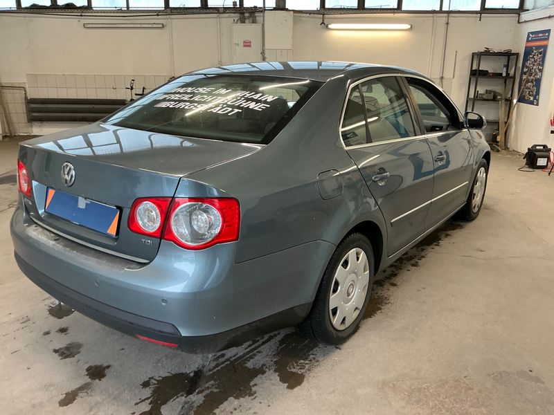 Volkswagen Jetta 1.9 TDI Comfortline 2006 – снимка 2