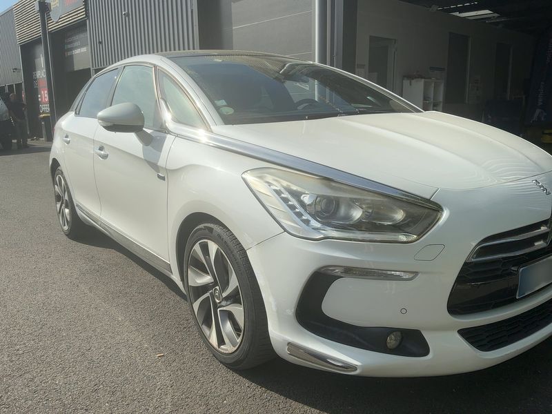 Citroen DS5 2.0 HDi Hybrid4 SportChic 2013 – снимка 12