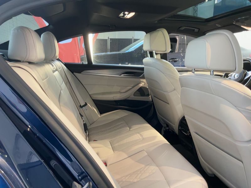 BMW 5er M550i xDrive 2018 – снимка 19