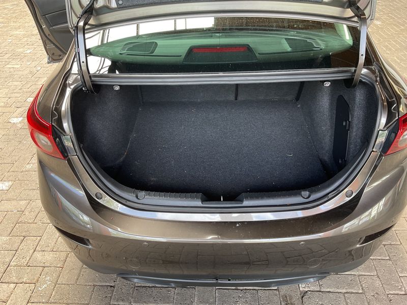 Mazda 3 2.2 Turbodiesel Attraction 2015 – снимка 15