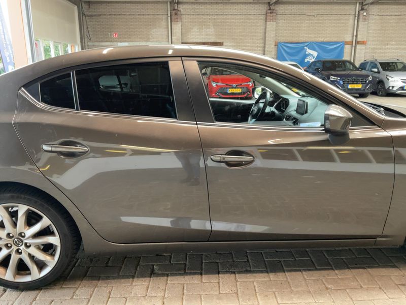 Mazda 3 2.2 Turbodiesel Attraction 2015 – снимка 10