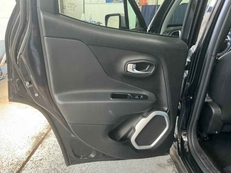 Jeep Renegade 2.0 M-Jet Limited 4WD 2015 – снимка 28