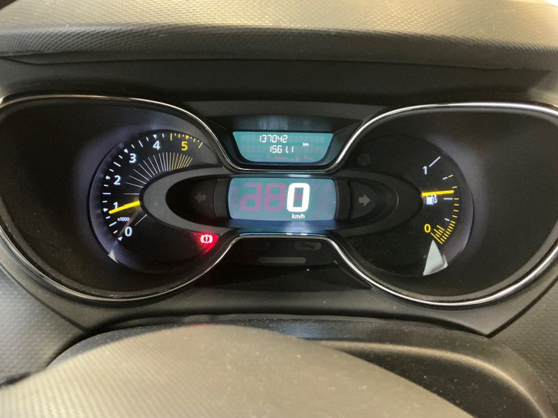 Renault Captur 1.5 dCi Energy Zen 2015 – снимка 18