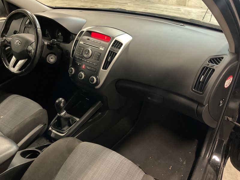 Kia cee'd 1.4 Spirit 2010 – снимка 3