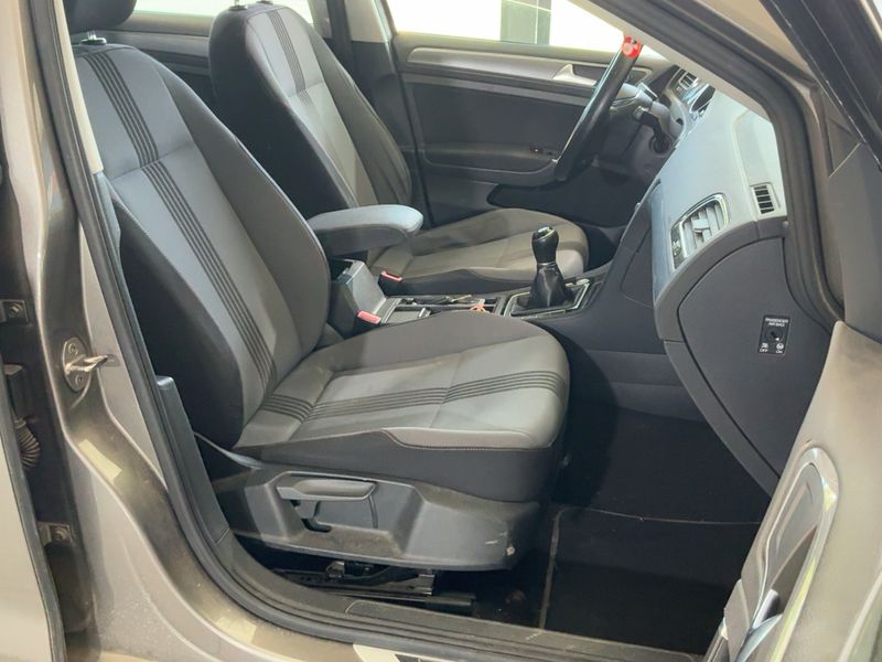 Volkswagen Golf VII 1.6 TDI Allstar BlueMotion Tech 2016 – снимка 16