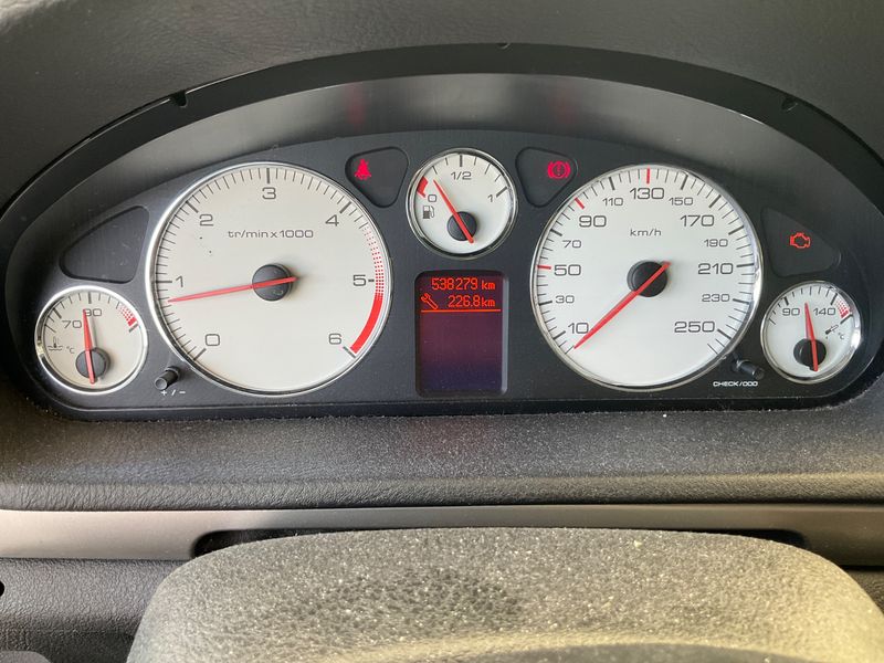 Peugeot 407 1.6 HDi Business Line 2010 – снимка 4
