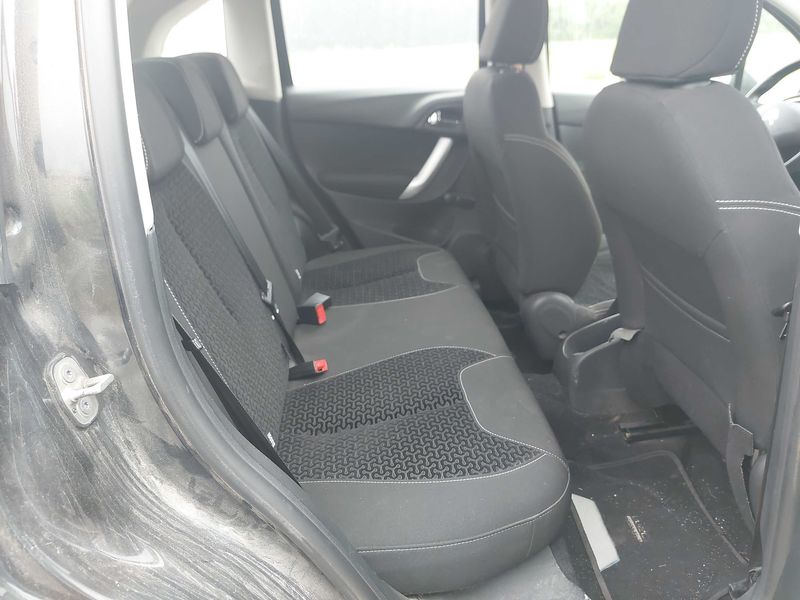 Citroen C3 1.4 HDi Confort 2011 – снимка 13
