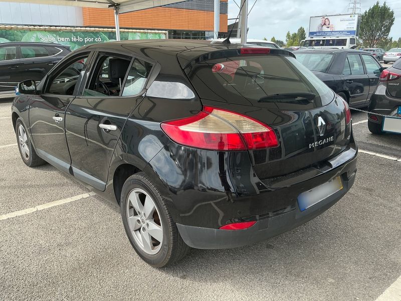 Renault Megane 1.5 dCi Dynamique 2011 – снимка 6