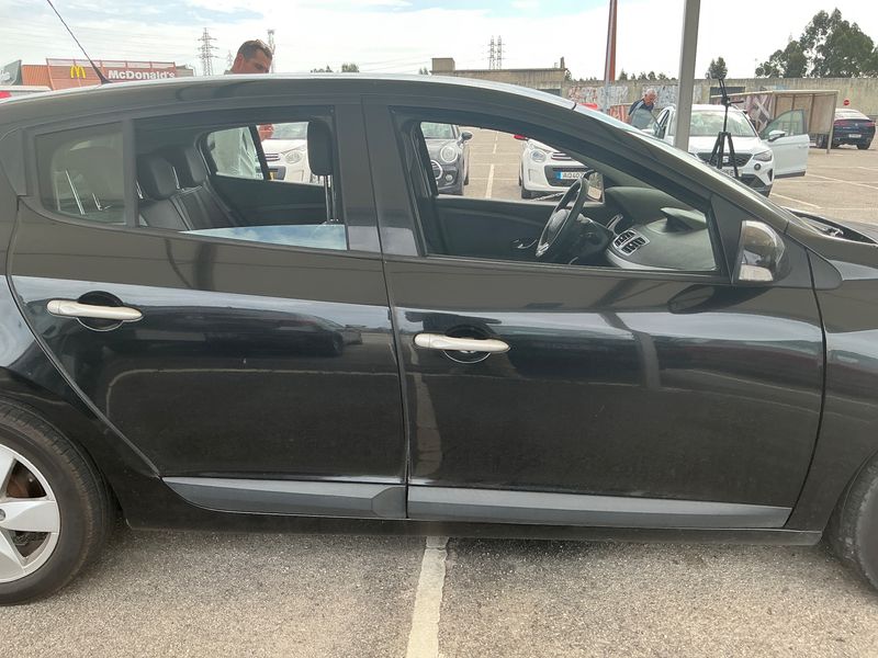 Renault Megane 1.5 dCi Dynamique 2011 – снимка 10