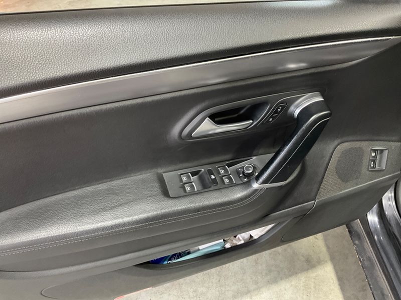 Volkswagen CC 2.0 TDI Carat BlueMotion Tech 2015 – снимка 40