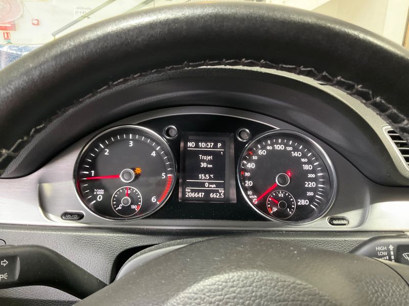 Volkswagen CC 2.0 TDI Carat BlueMotion Tech 2015 – снимка 18
