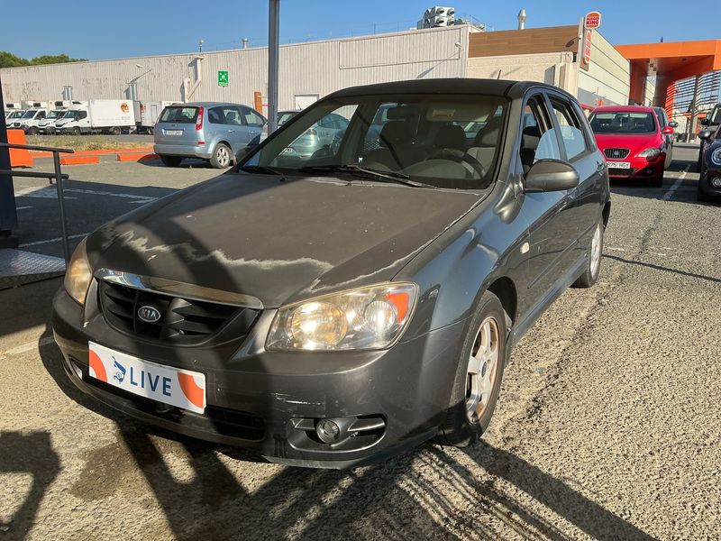 Kia Cerato 2.0 Turbodiesel LX CRDi 2005 – снимка 1