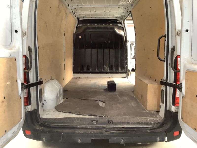 Nissan Interstar 2.3 dCi L3H2 3,5t Acenta FWD 2022 – снимка 15