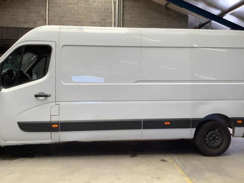 Nissan Interstar 2.3 dCi L3H2 3,5t Acenta FWD 2022 – снимка 4