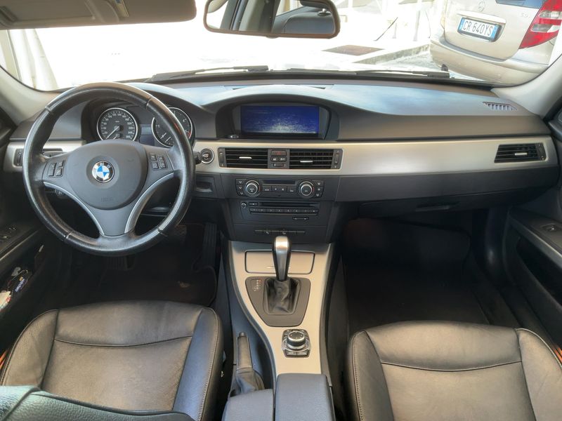 BMW 3er 330d xDrive 2011 – снимка 12