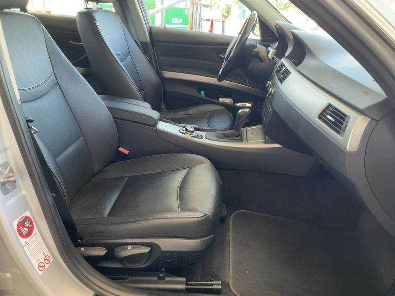 BMW 3er 330d xDrive 2011 – снимка 11