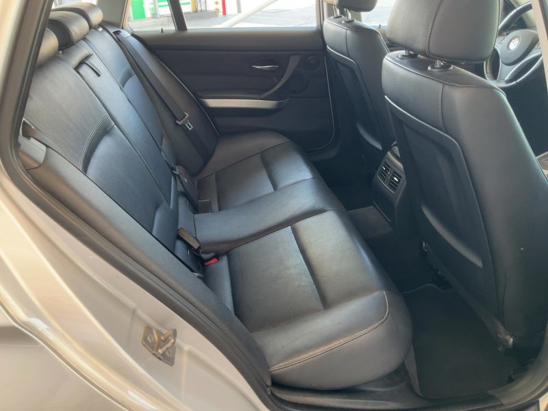 BMW 3er 330d xDrive 2011 – снимка 14