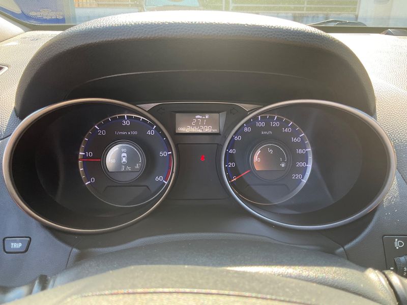 Hyundai ix35 1.7 CRDi Comfort 2WD 2011 – снимка 4