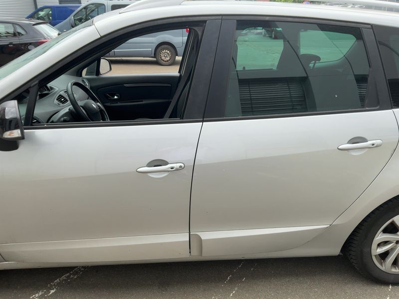 Renault Grand Scenic 1.5 dCi Limited 2015 – снимка 4