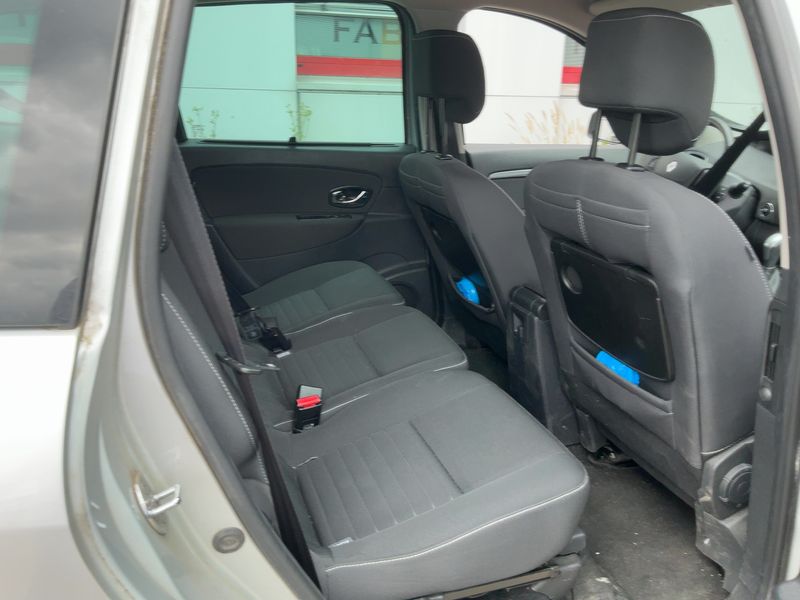 Renault Grand Scenic 1.5 dCi Limited 2015 – снимка 19