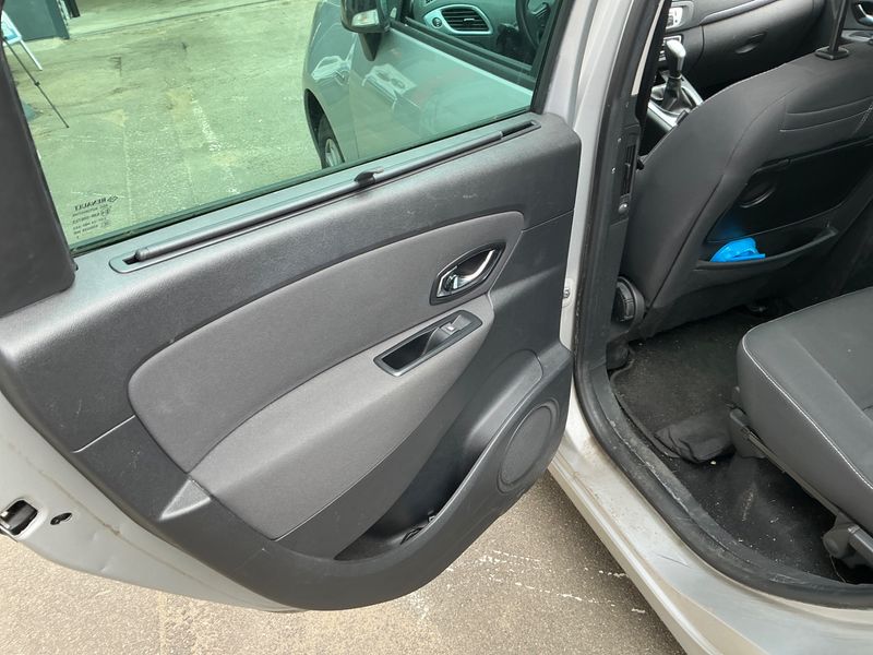 Renault Grand Scenic 1.5 dCi Limited 2015 – снимка 24