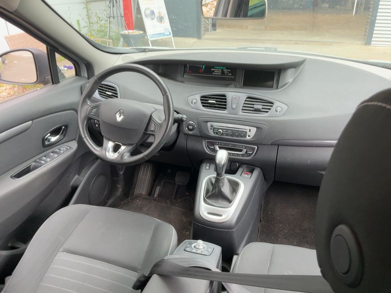 Renault Grand Scenic 1.5 dCi Limited 2015 – снимка 17