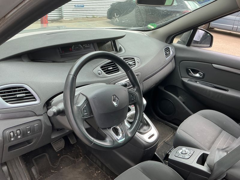 Renault Grand Scenic 1.5 dCi Limited 2015 – снимка 29
