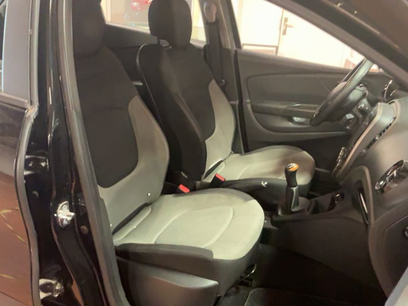 Renault Captur 1.5 dCi Energy Business Eco2 2014 – снимка 16