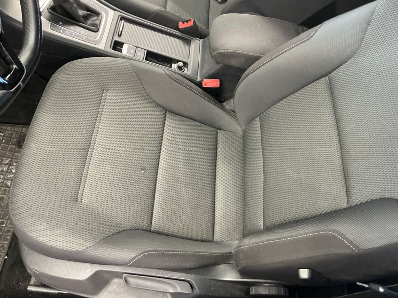 Volkswagen Golf VII 1.6 TDI Comfortline BlueMotion Tech 2014 – снимка на щета 25