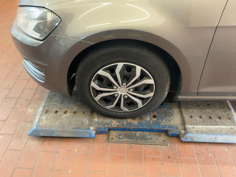 Volkswagen Golf VII 1.6 TDI Comfortline BlueMotion Tech 2014 – снимка 3