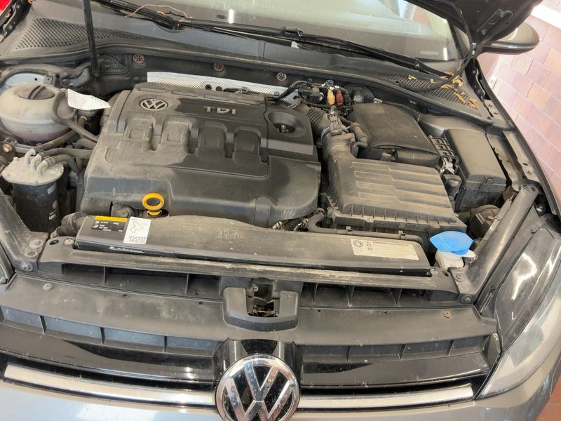 Volkswagen Golf VII 1.6 TDI Comfortline BlueMotion Tech 2014 – снимка 23