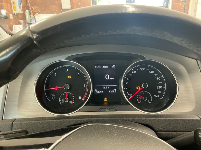 Volkswagen Golf VII 1.6 TDI Comfortline BlueMotion Tech 2014 – снимка 19