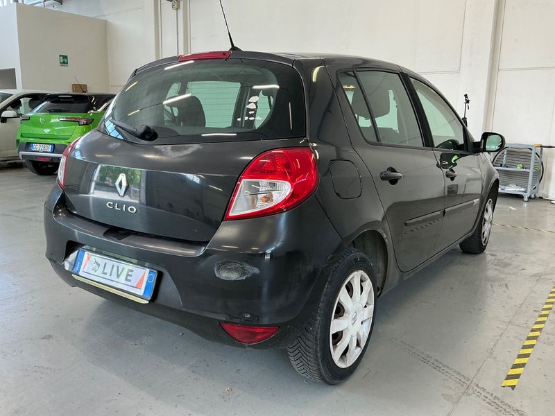 Renault Clio 1.2 20 Ans 2011 – снимка 2