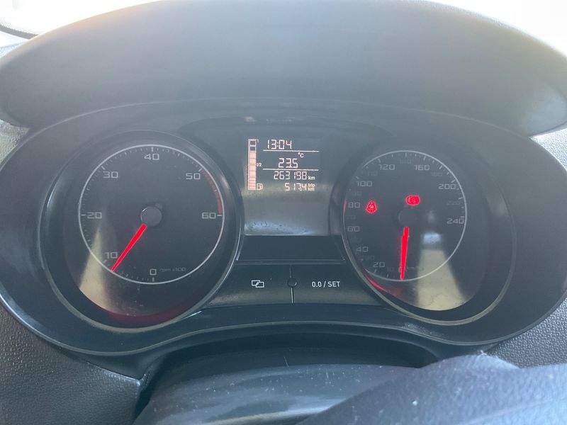 Seat Ibiza 1.6 TDI Reference 2015 – снимка 4