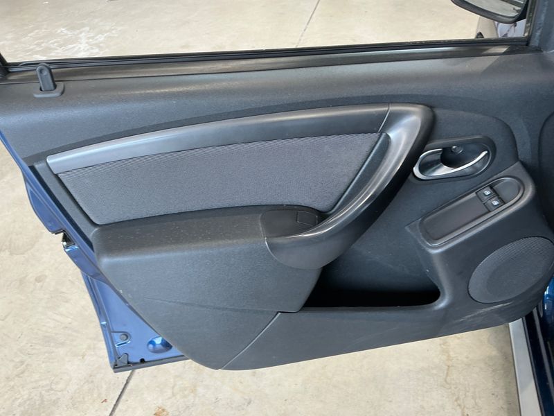 Dacia Duster 1.5 dCi Black Shadow 4x2 2018 – снимка 24