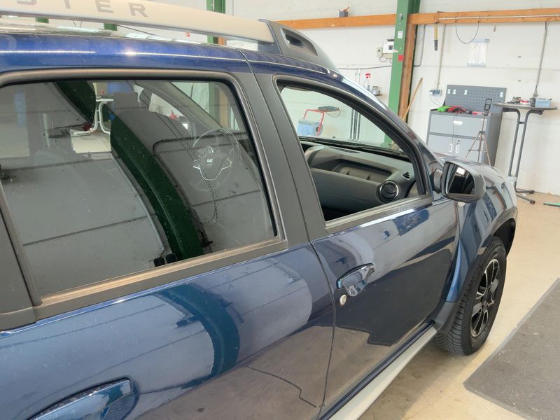 Dacia Duster 1.5 dCi Black Shadow 4x2 2018 – снимка 10